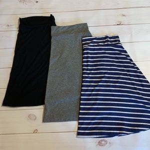 Women’s 3pc bundle old Navy XL skirts  black grey